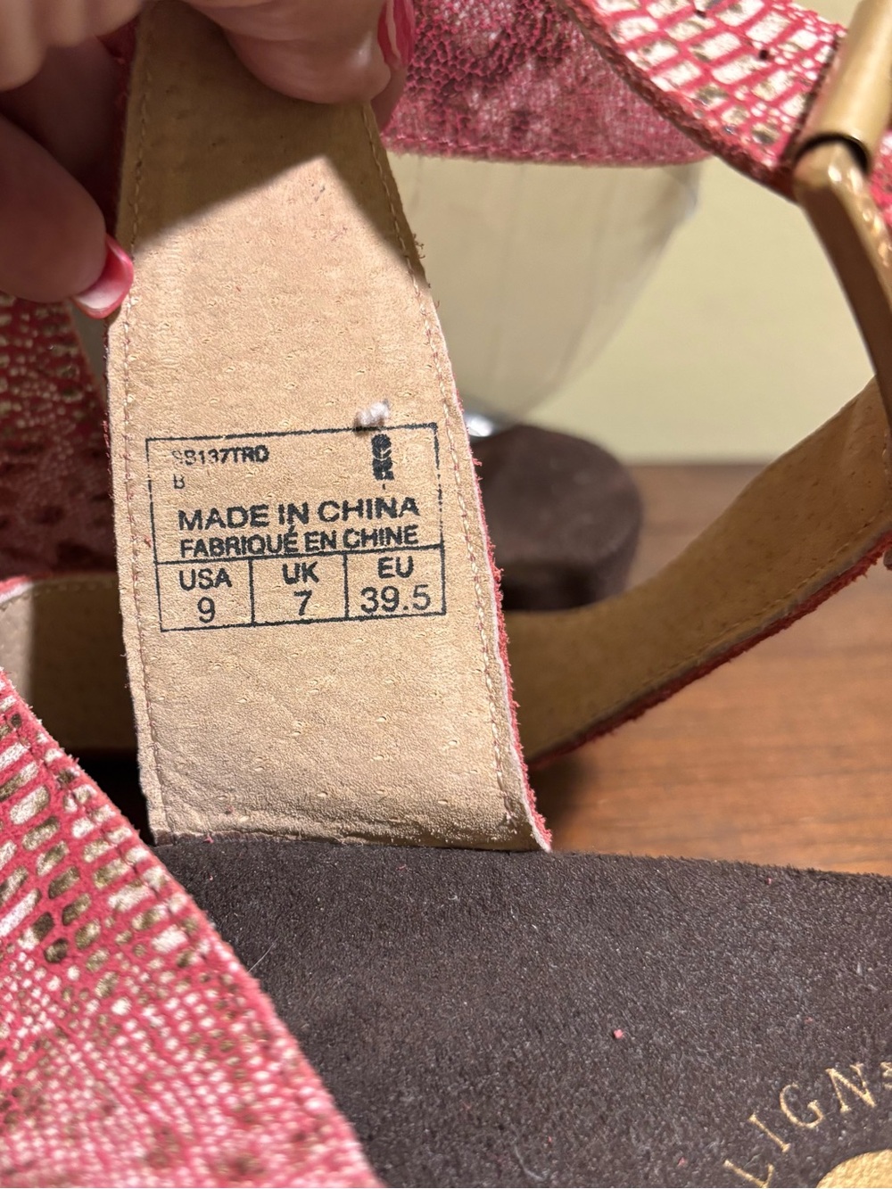 Revitalign Swell Wedge Ankle Strap Sandals Size 9 in Tibetan Red Suede - Picture 7 of 8